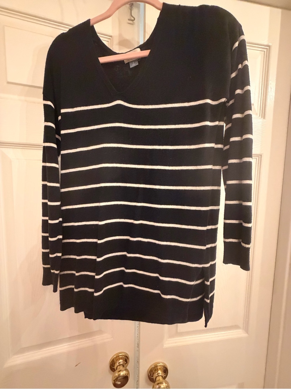 Old Navy Black and White Striped V-Neck Sweater